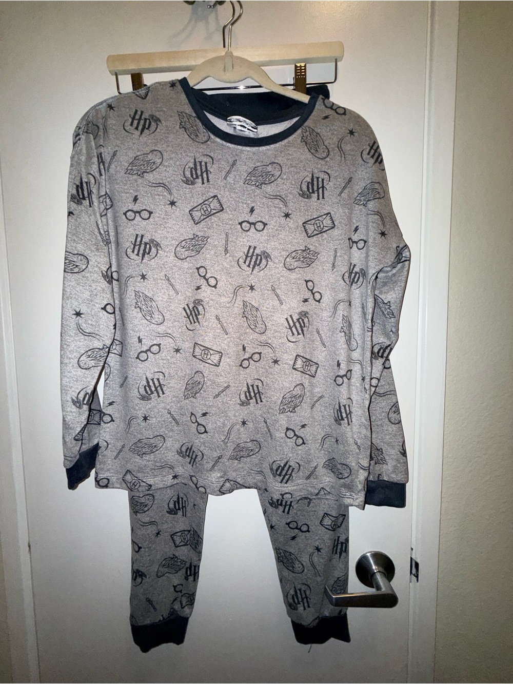 Grey Women's Harry Potter Graphic Pajama Set - Long Sleeve Top & Pants